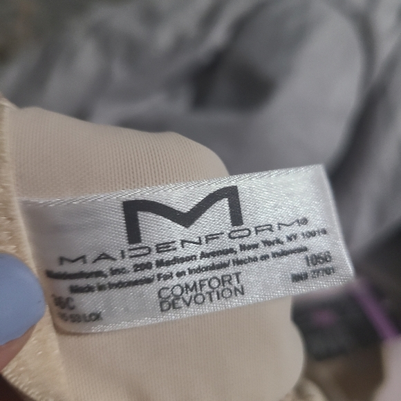 Maidenform Light Control Smooth shaping extra coverage bodybriefer. - Picture 5 of 7